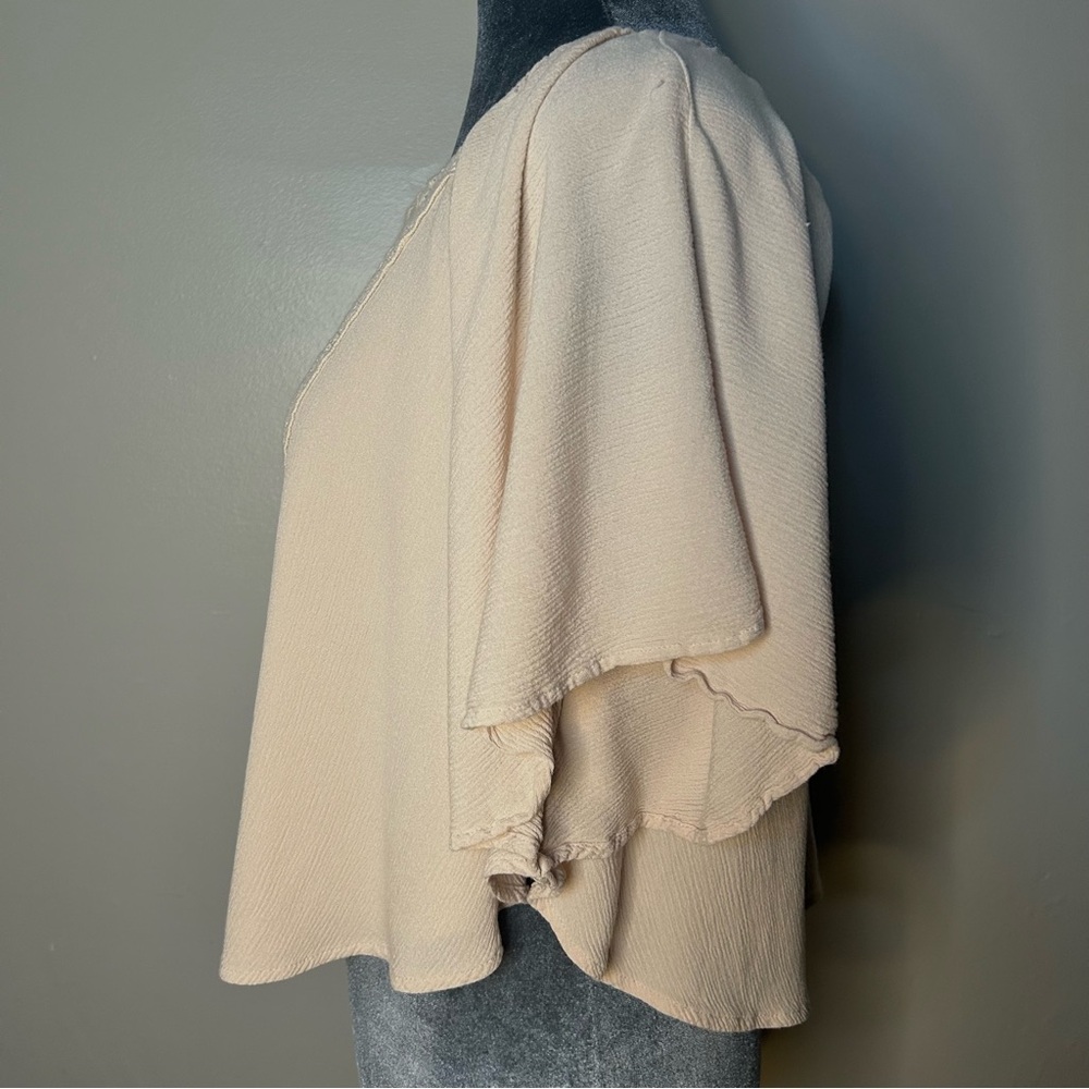 Elegant Cream Women's Top - Picture 2 of 9